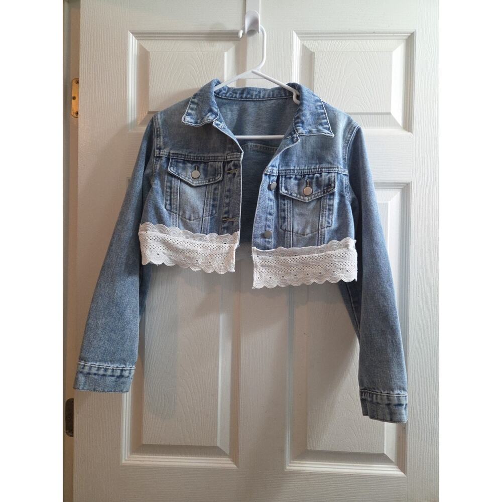 Dazy Women's Denim Crop Jacket With White Lace Trim Long Sleeve Country Med